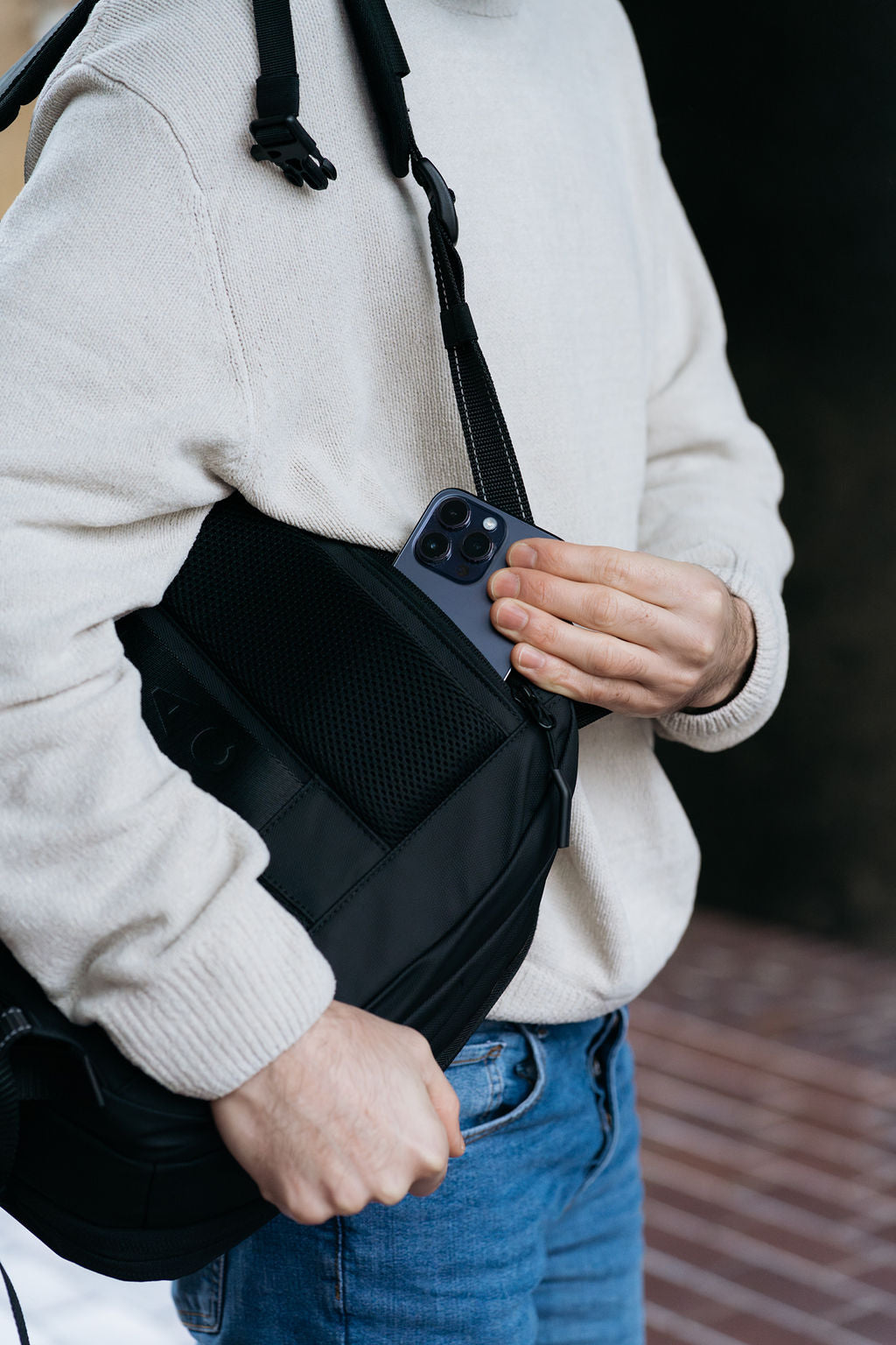 The Tech-Integrated Travel Bag You’ll Actually Use Every Day